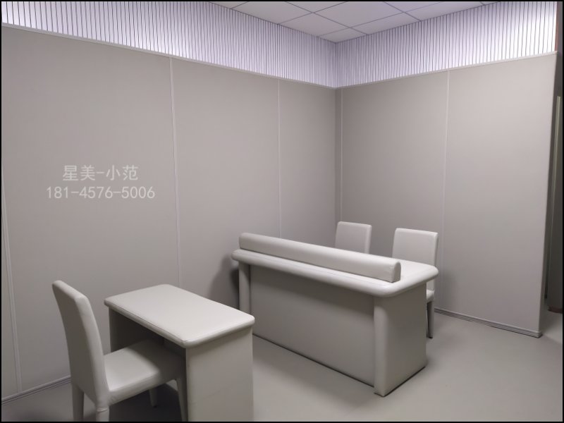 審訊室防撞墻面軟包案例圖2 審訊室防撞墻面軟包案例圖1
